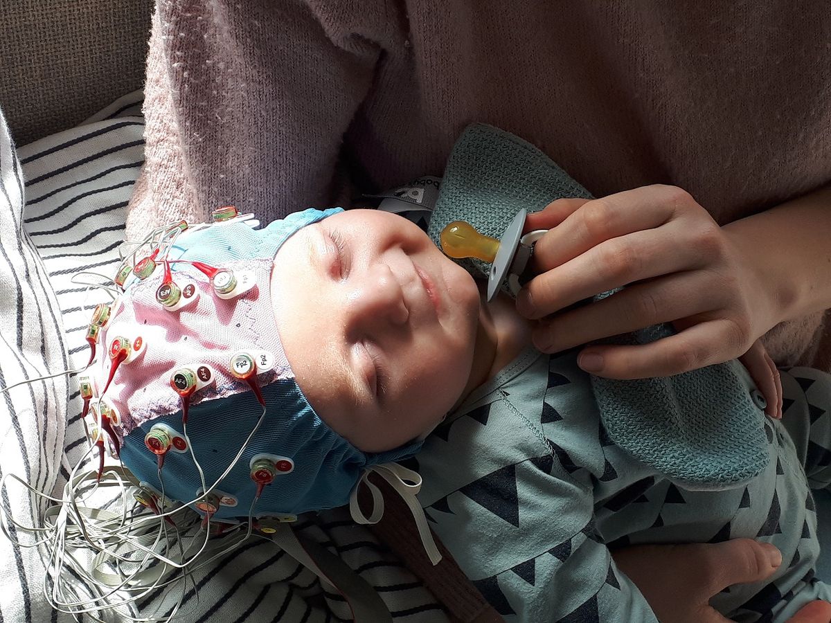 EEG-meting bij een baby